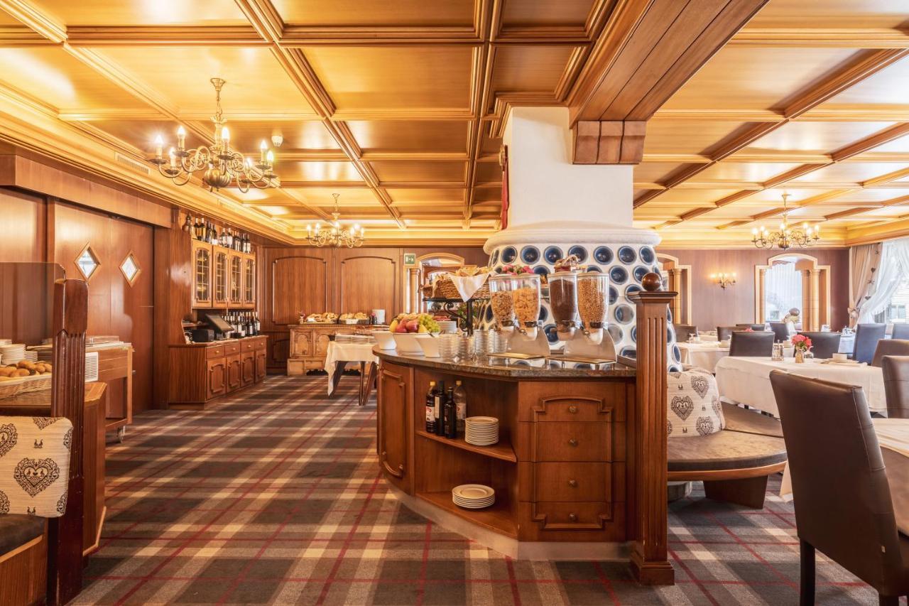 Hotel Meida Pozza di Fassa Esterno foto