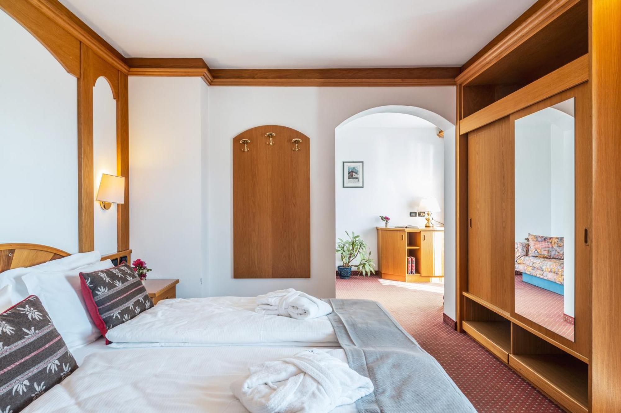 Hotel Meida Pozza di Fassa Esterno foto
