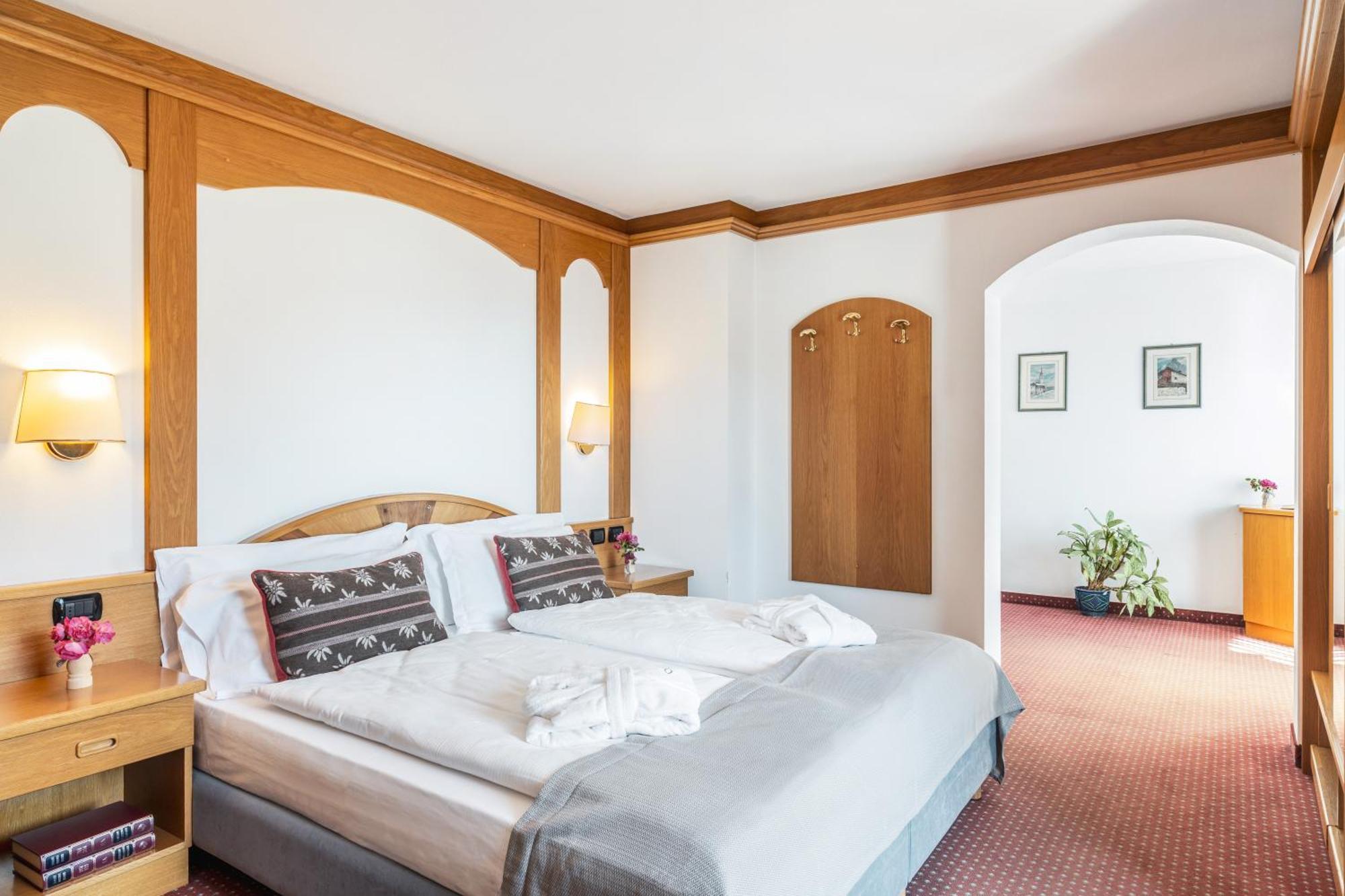 Hotel Meida Pozza di Fassa Esterno foto