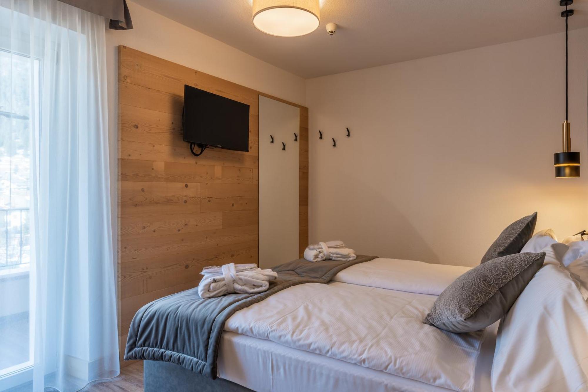 Hotel Meida Pozza di Fassa Esterno foto