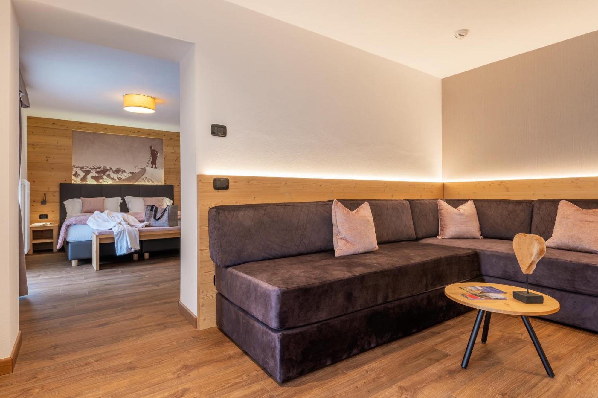 Hotel Meida Pozza di Fassa Esterno foto
