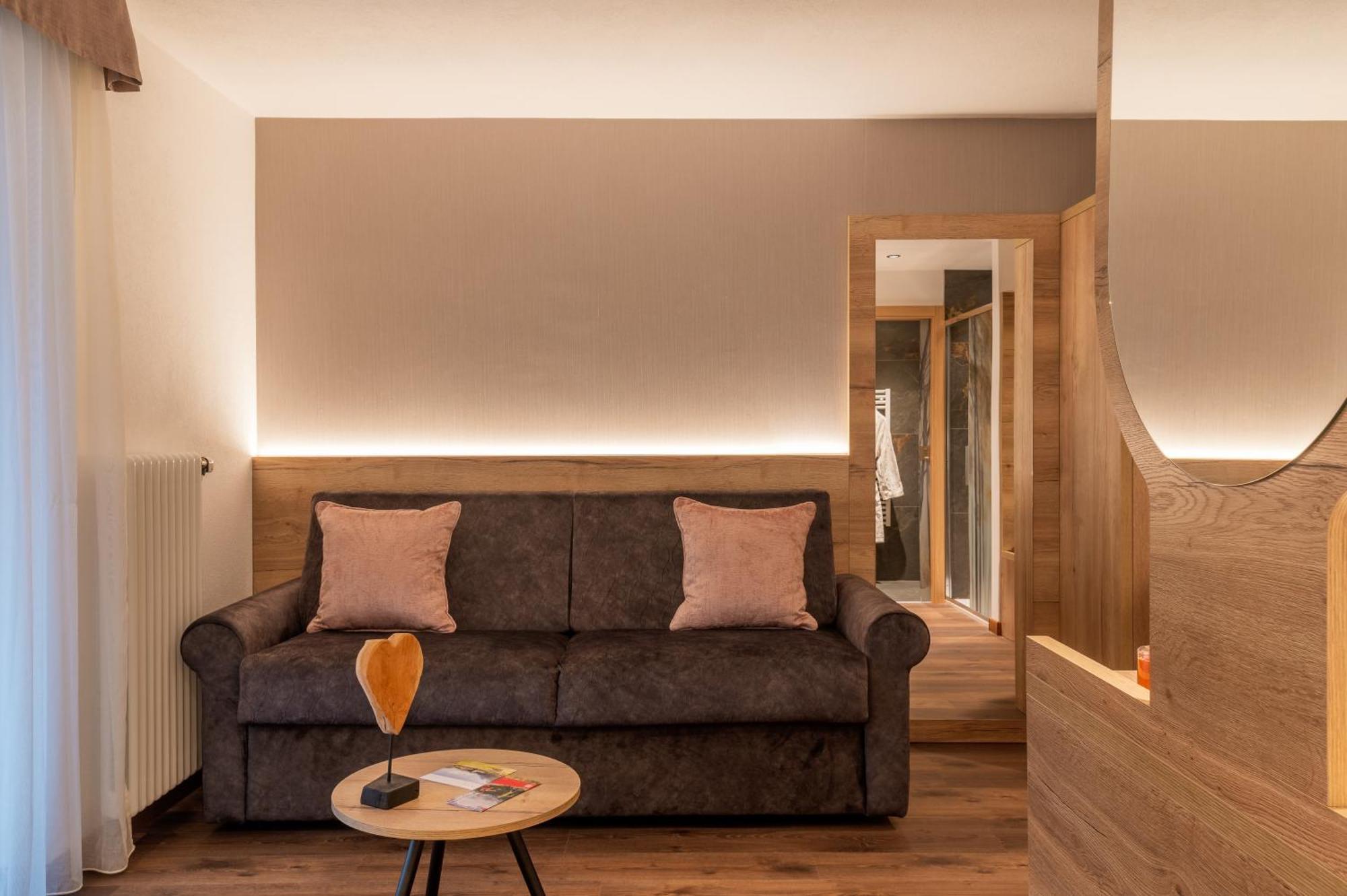 Hotel Meida Pozza di Fassa Esterno foto