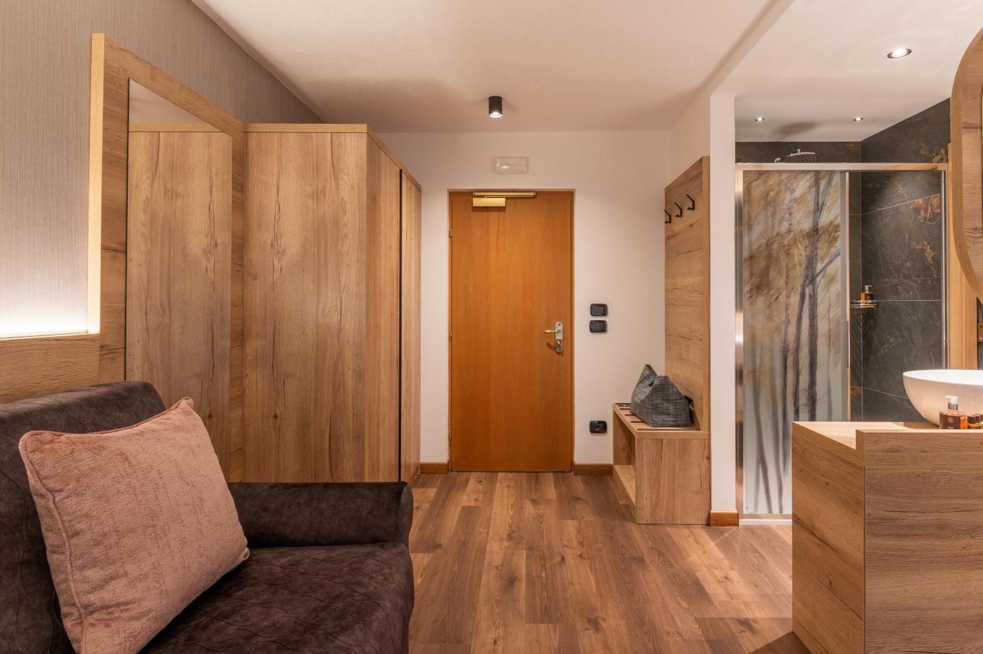 Hotel Meida Pozza di Fassa Esterno foto