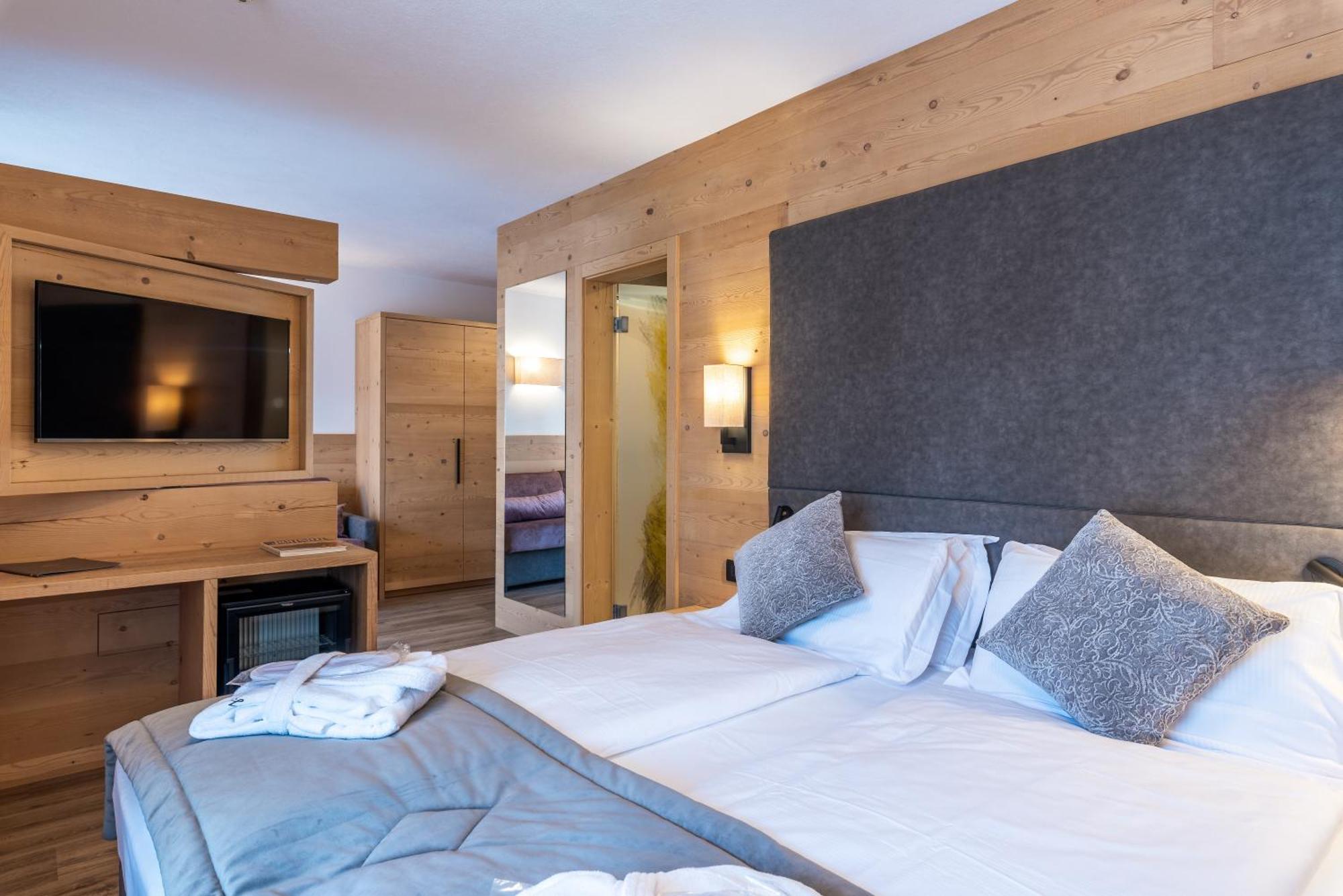 Hotel Meida Pozza di Fassa Esterno foto