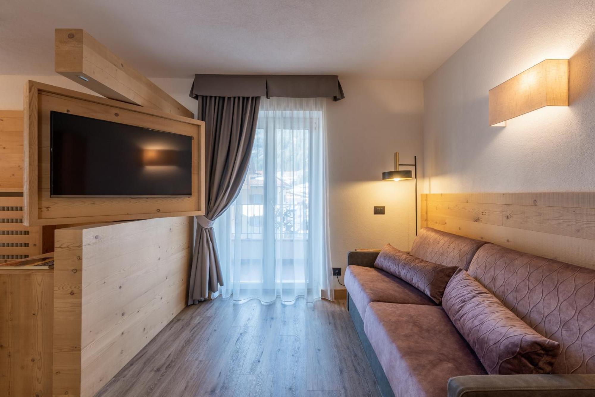 Hotel Meida Pozza di Fassa Esterno foto