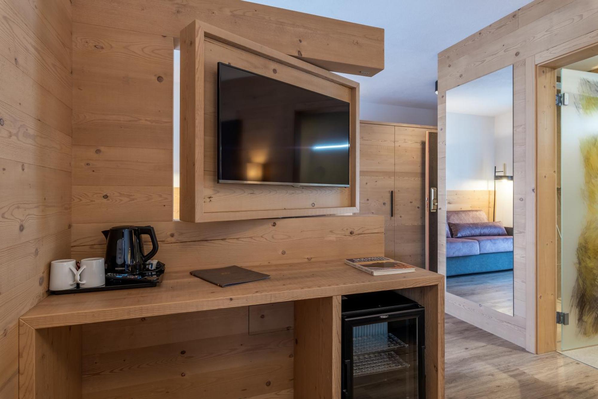 Hotel Meida Pozza di Fassa Esterno foto