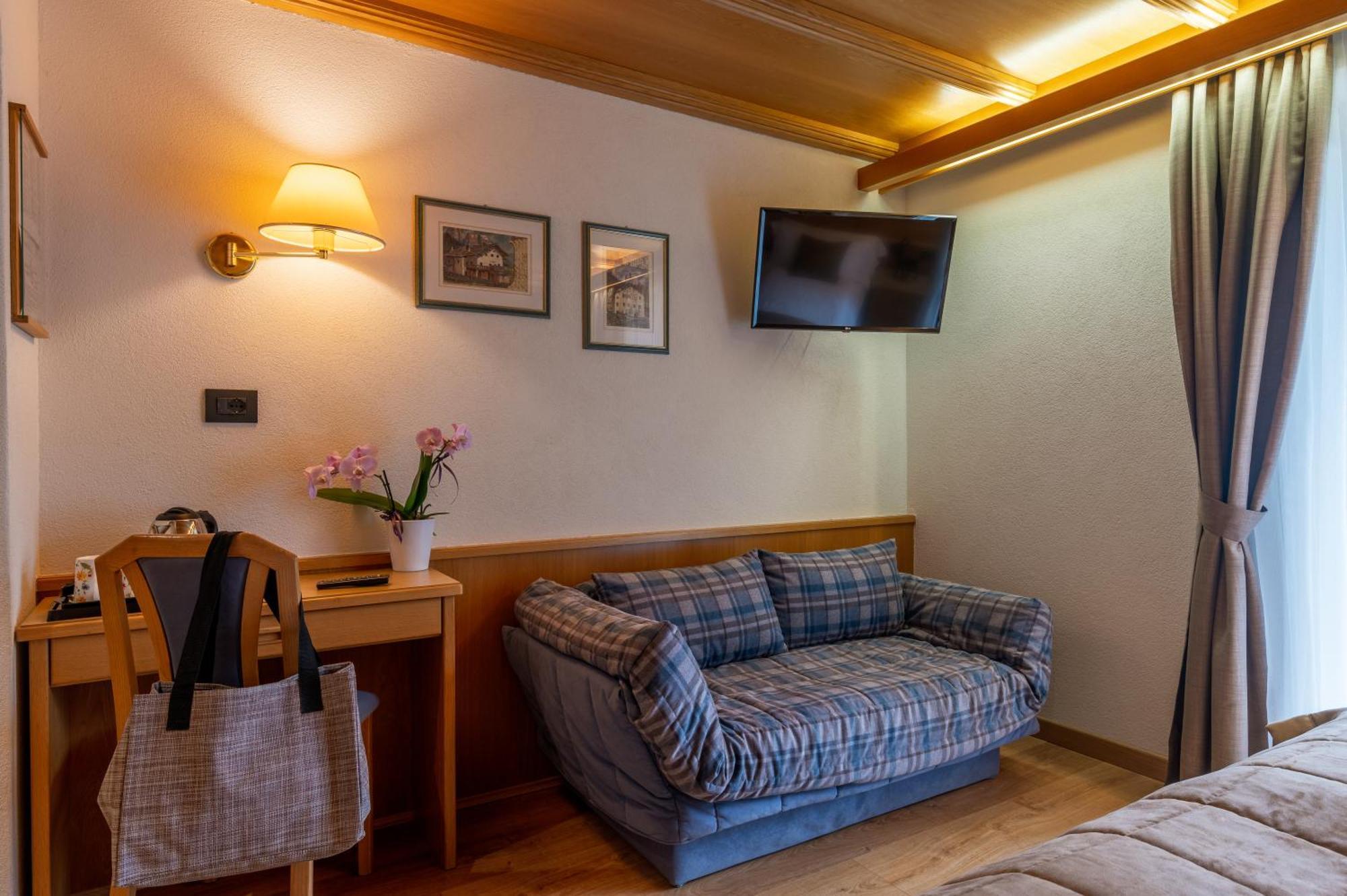 Hotel Meida Pozza di Fassa Esterno foto