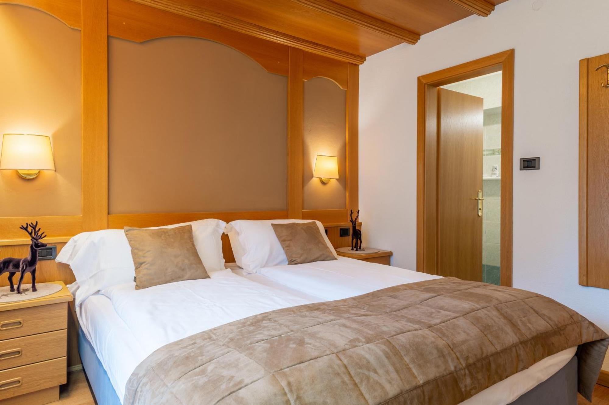 Hotel Meida Pozza di Fassa Esterno foto