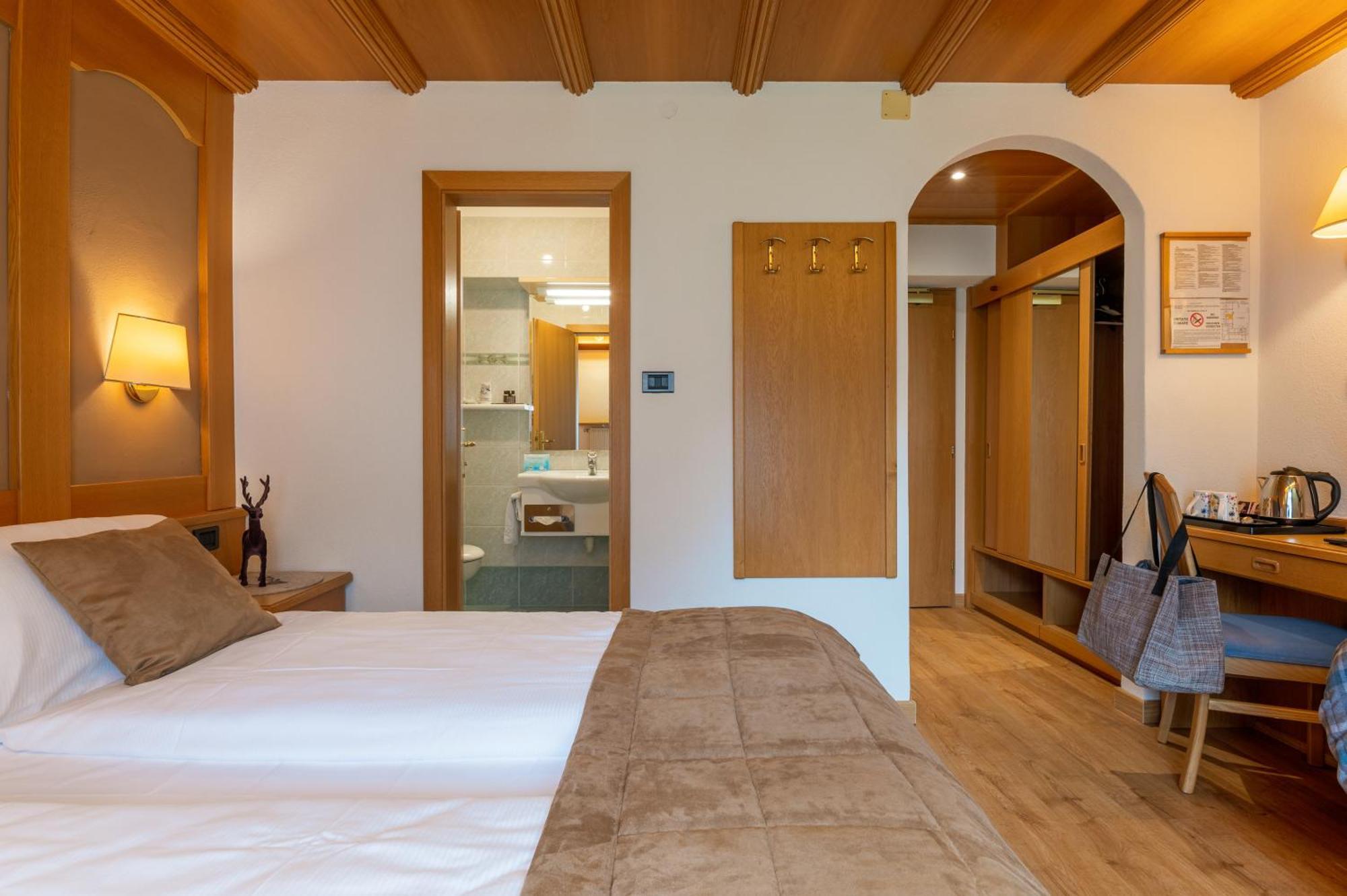 Hotel Meida Pozza di Fassa Esterno foto