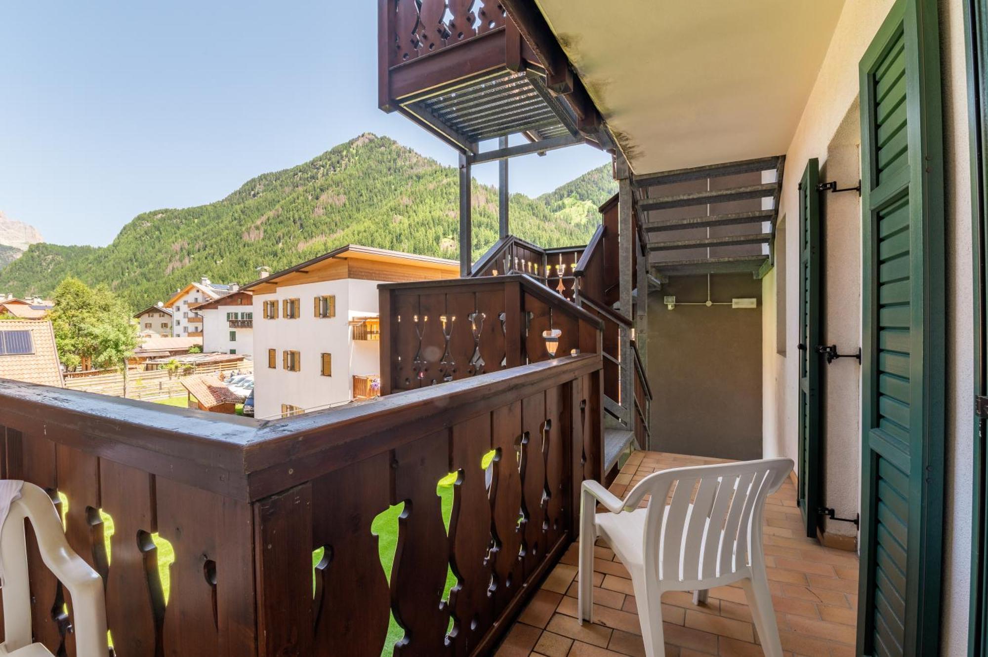Hotel Meida Pozza di Fassa Esterno foto