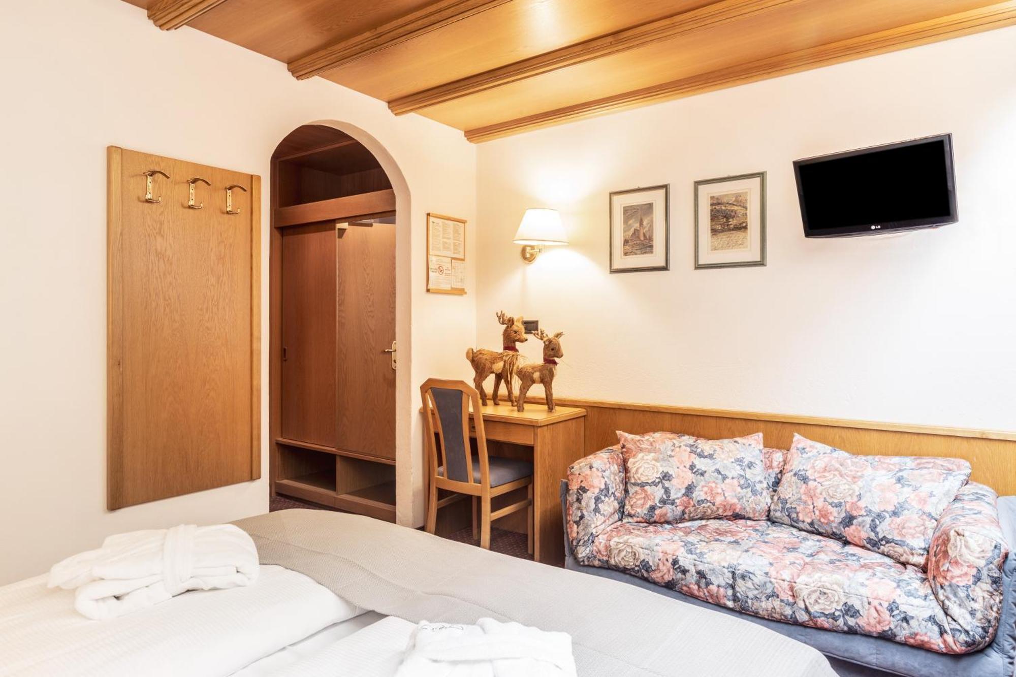 Hotel Meida Pozza di Fassa Esterno foto