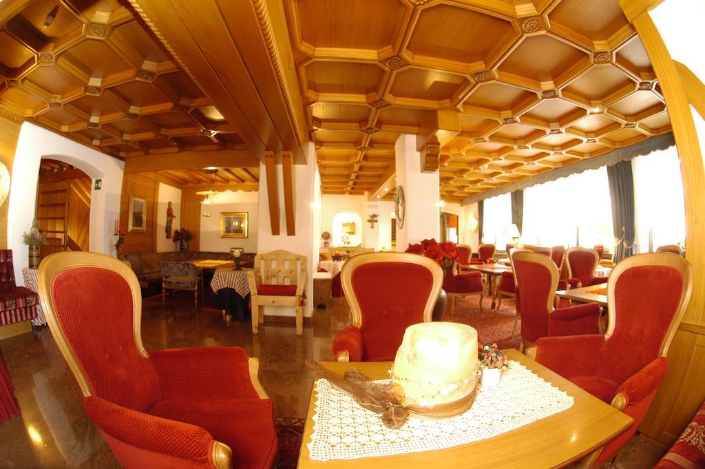 Hotel Meida Pozza di Fassa Esterno foto