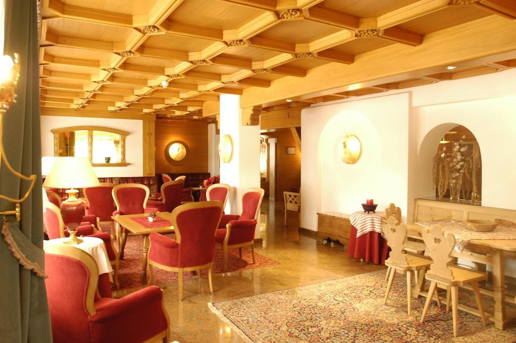 Hotel Meida Pozza di Fassa Esterno foto