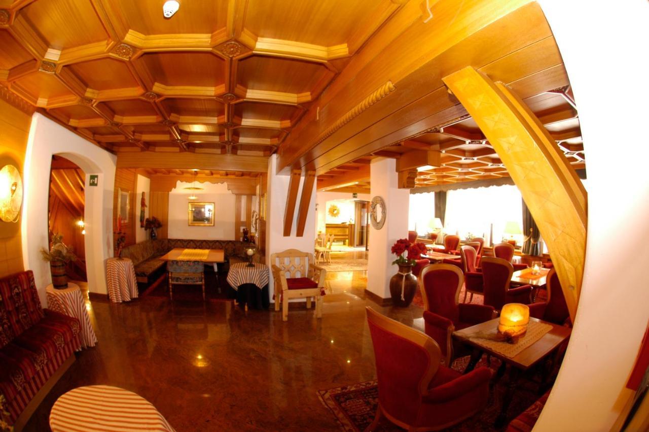 Hotel Meida Pozza di Fassa Esterno foto
